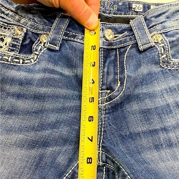 Miss Me Low Rise Distressed Stretch Capri Jeans Size 26x25 - Picture 7 of 11
